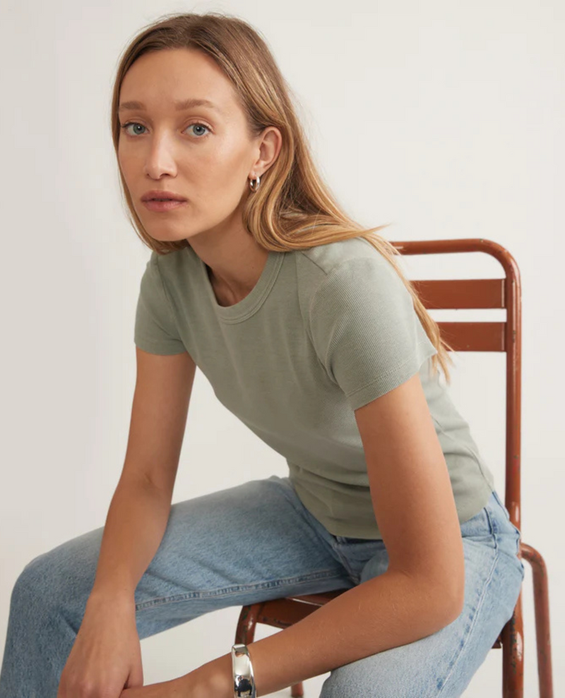 Lexi Rib Sun-In Crew Tee- faded olive