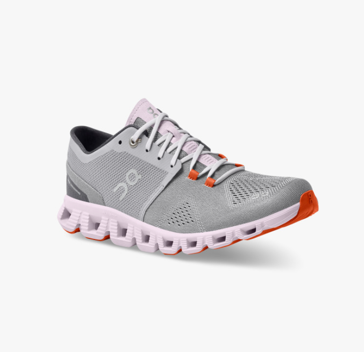 Bink's Outfitters - Blush pink ON running shoes 😍 #oncloud